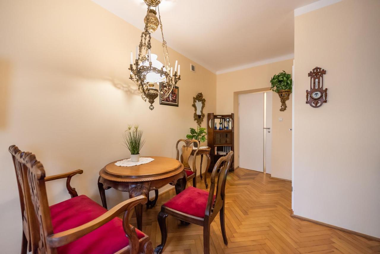 Downtown Antique Apartment Варшава Экстерьер фото