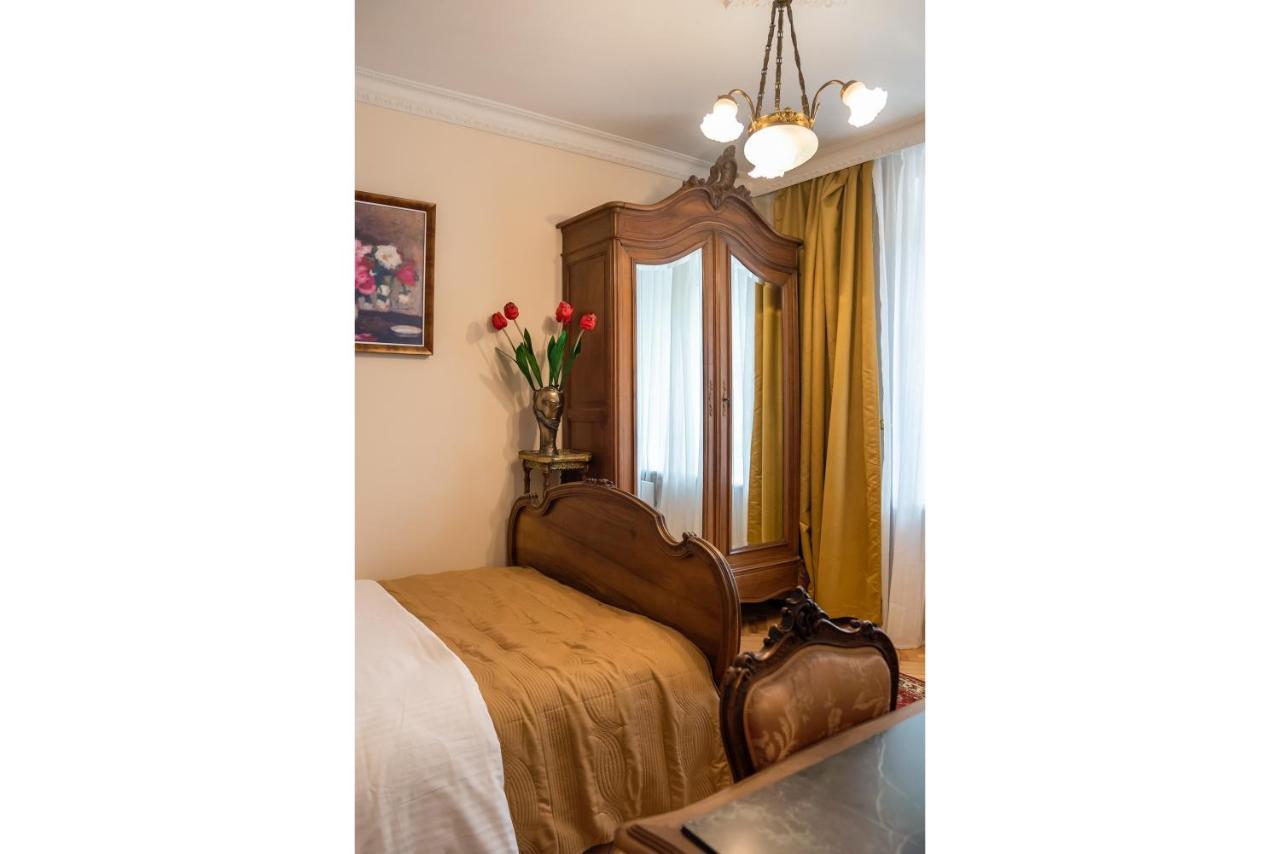 Downtown Antique Apartment Варшава Экстерьер фото
