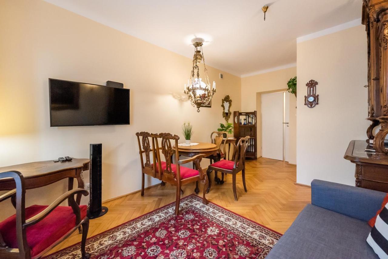 Downtown Antique Apartment Варшава Экстерьер фото