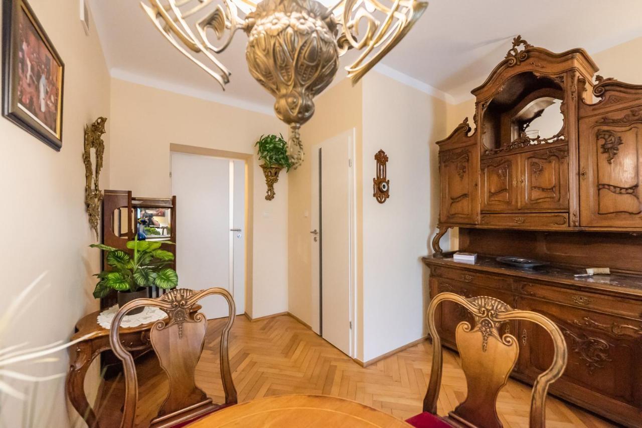Downtown Antique Apartment Варшава Экстерьер фото