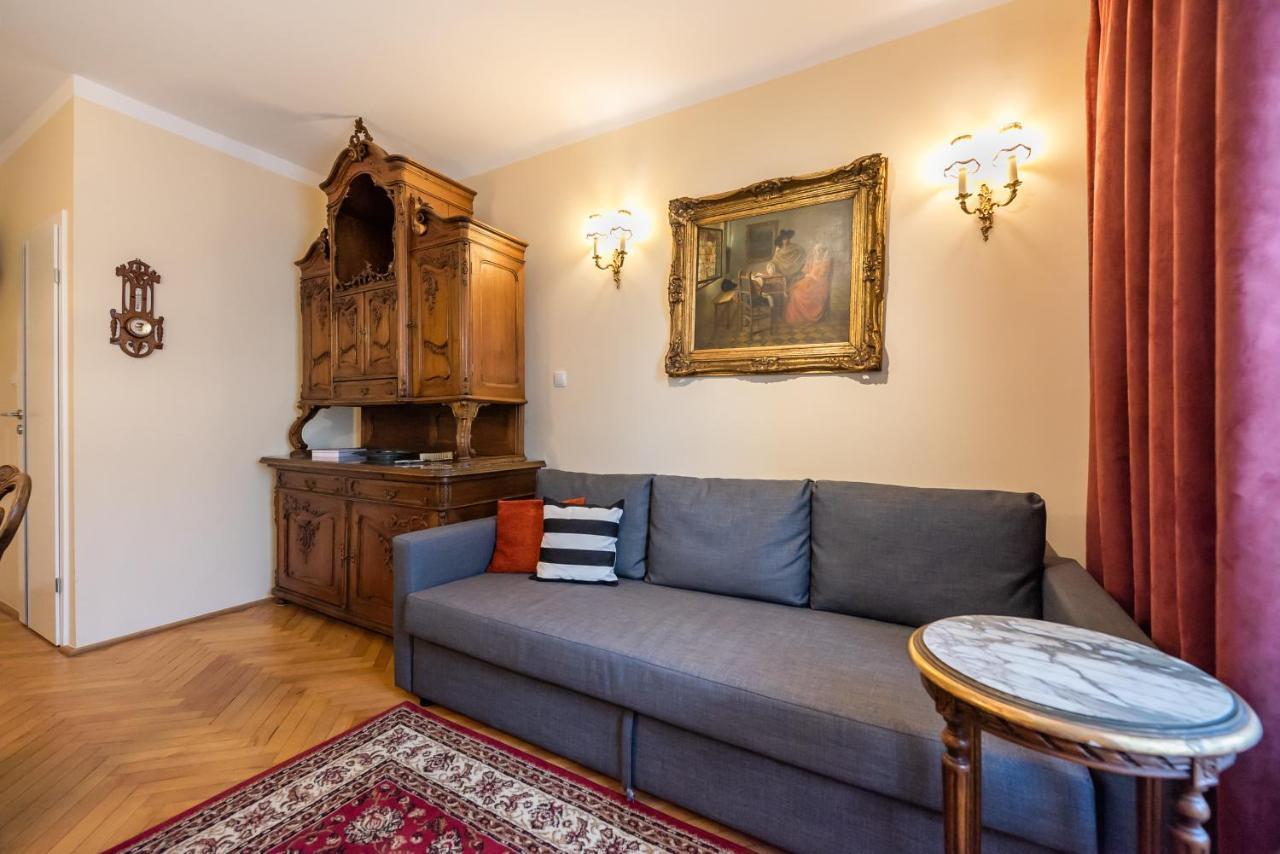 Downtown Antique Apartment Варшава Экстерьер фото